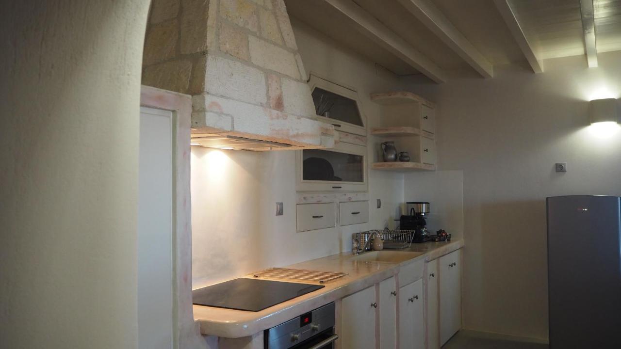 Ataraxia- Stonebuilt Studios And Apartments Kímolos 외부 사진